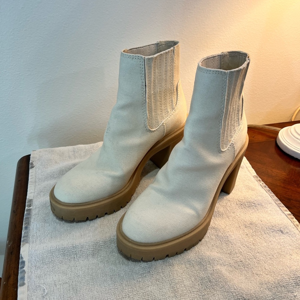 Dolce Vita Caster H2O booties in cream/ivory - Picture 2 of 4